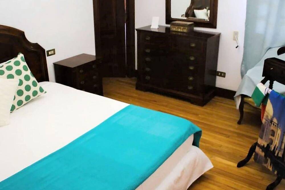 Villa en Narón cerca de Playa Pantín y Golf in Narón, Costa de Galicia