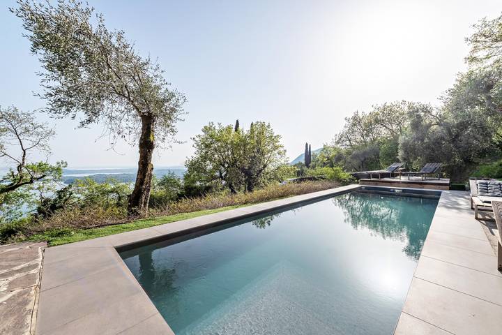 Villa per 6 persone, con Balcone e Giardino nonché Vista lago