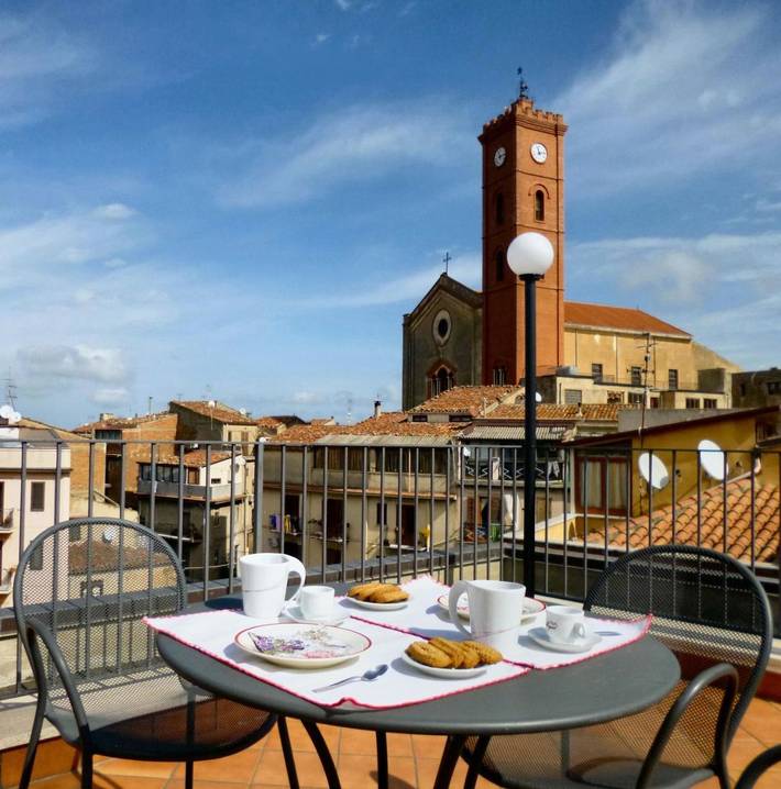 Appartamento per 7 persone, con terrazza e panorama a Castelbuono