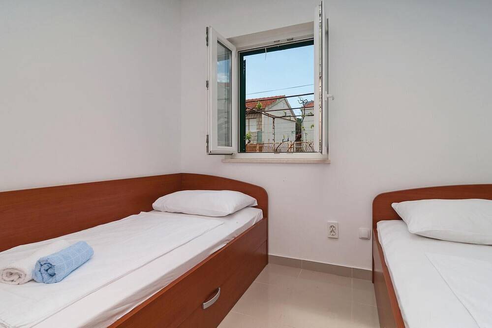 Appartamento intero, Splendido appartamento con 2 camere da. in San Giovanni di Brazza, Brac