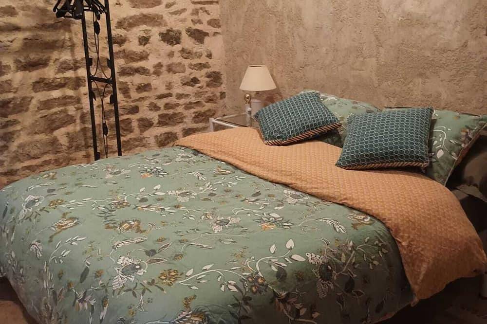 La Chouette d'Or Small, bucolic gîte for a peaceful stay in Thoste, Montbard region