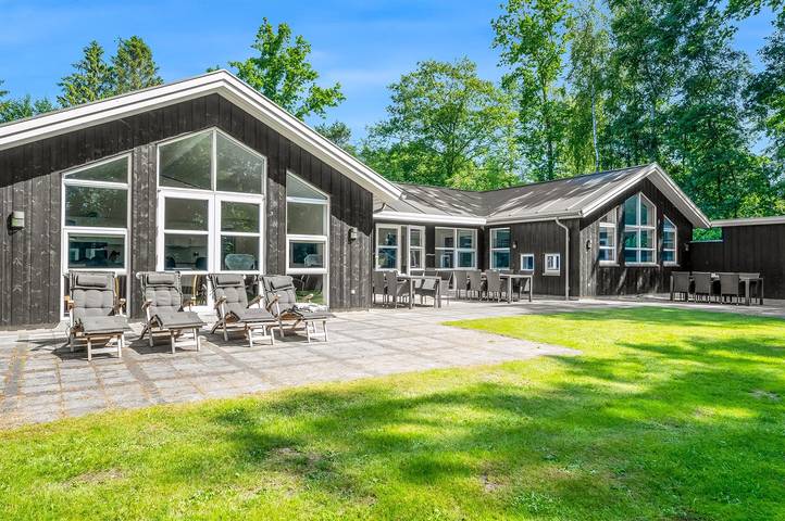 Ferienhaus für 14 Personen, mit Sauna und Terrasse sowie Garten und Whirlpool - 1