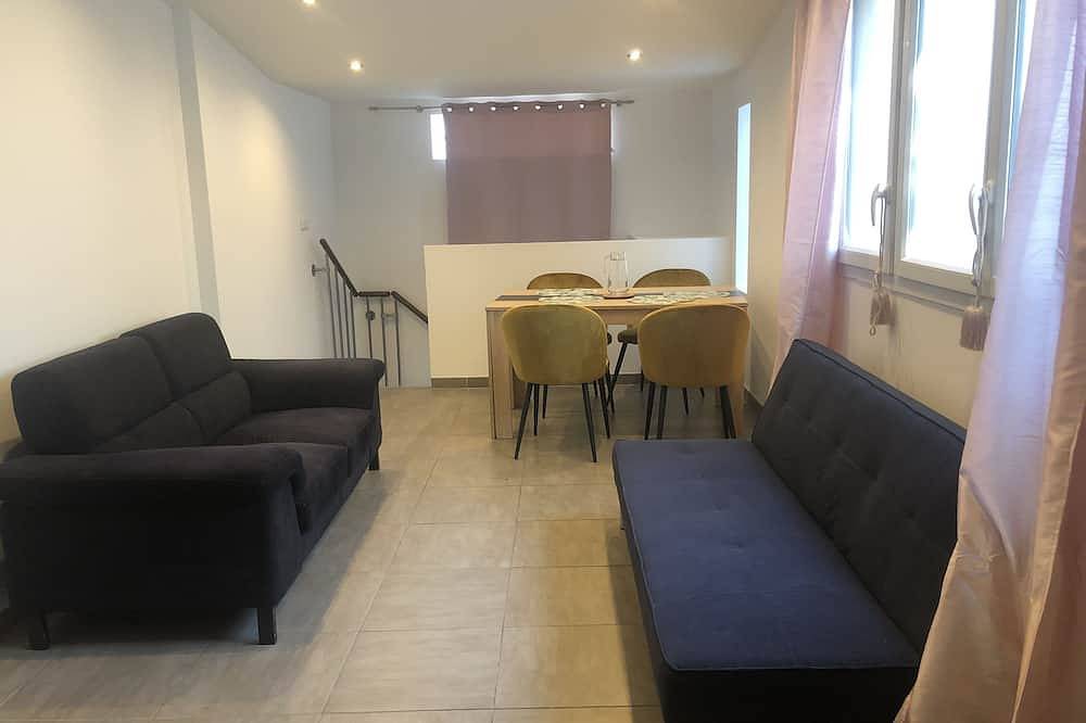 Small Provencal village house with garden and swimming pool in Marseille, Marseille region