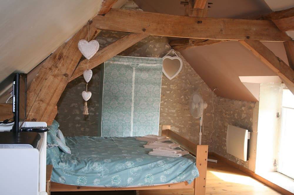 Walnut Lodge, gîte traditionnel 1 chambre en zone rurale in Pleumartin, Vienne (France)
