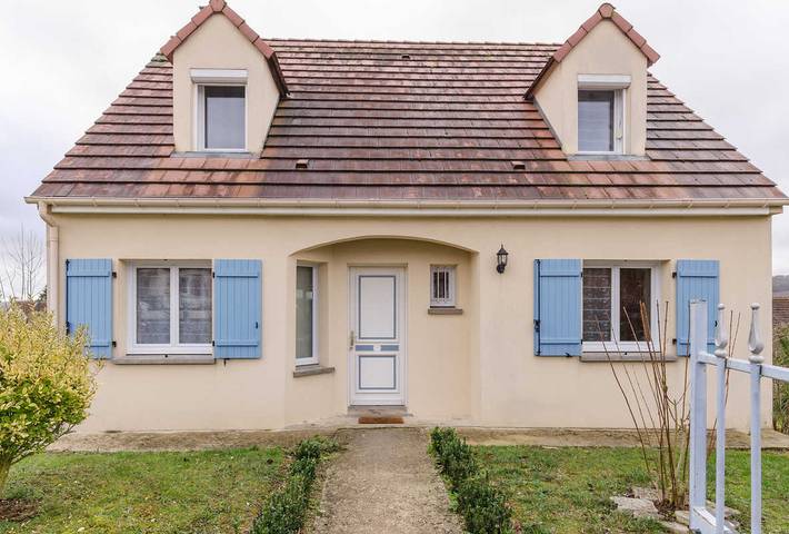 Gîte pour 8 personnes, avec Terrasse ainsi que Jardin et Piscine dans Montpothier