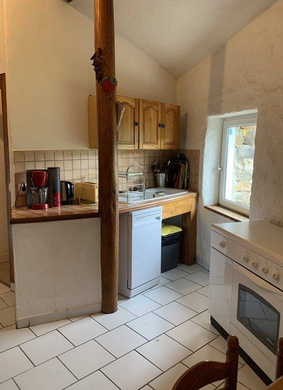 Gîte pour 6 personnes, avec piscine ainsi que terrasse et jardin à Jaujac - 2