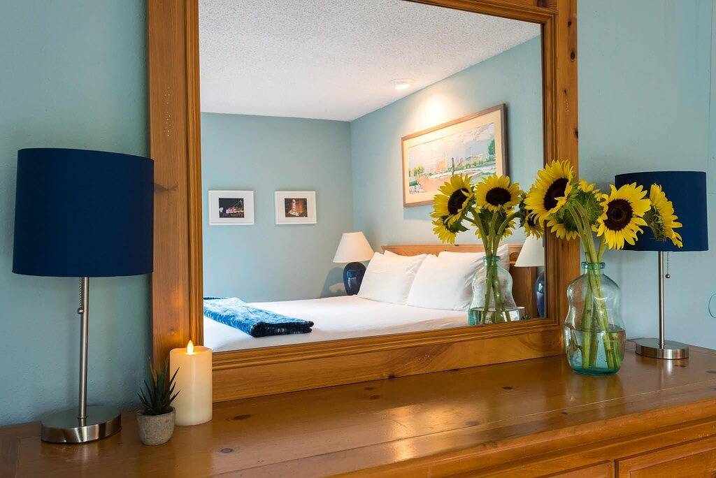 Ganze Wohnung, Überdachte Terrasse mit Blick; 2 Blocks zum Park, Springs, Trails, River; 2 mi in die Innenstadt! in Austin, Travis County