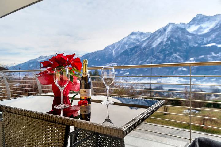 Appartement entier, Alpenglow Maison Lugon – Vue sur les montagnes à 5 minutes d’Aoste in Thuvex, Saint-Christophe