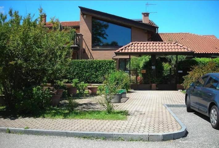 Casa vacanza per 2 persone, con Terrazza e Giardino nonché Panorama a Gavirate