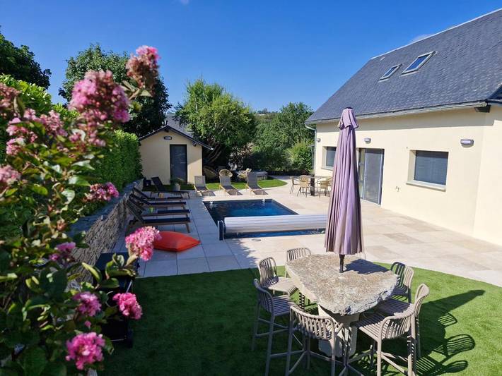 Maison de vacances pour 10 personnes, avec Jacuzzi et Terrasse ainsi que Jardin et Piscine