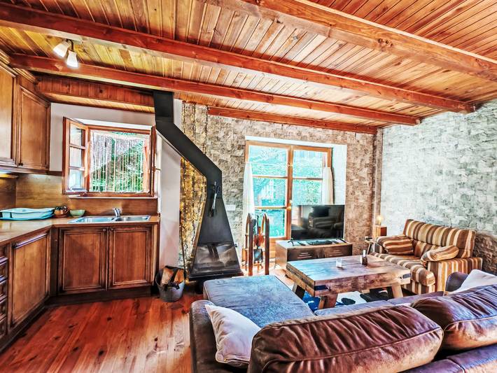 Gîte pour 6 personnes, avec terrasse dans Vallee De Boi