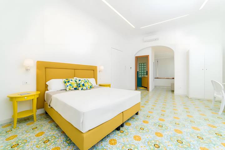 Chambre « Positano Luxury » avec balcon, Wi-Fi et climatisation in Meta, Province de Naples