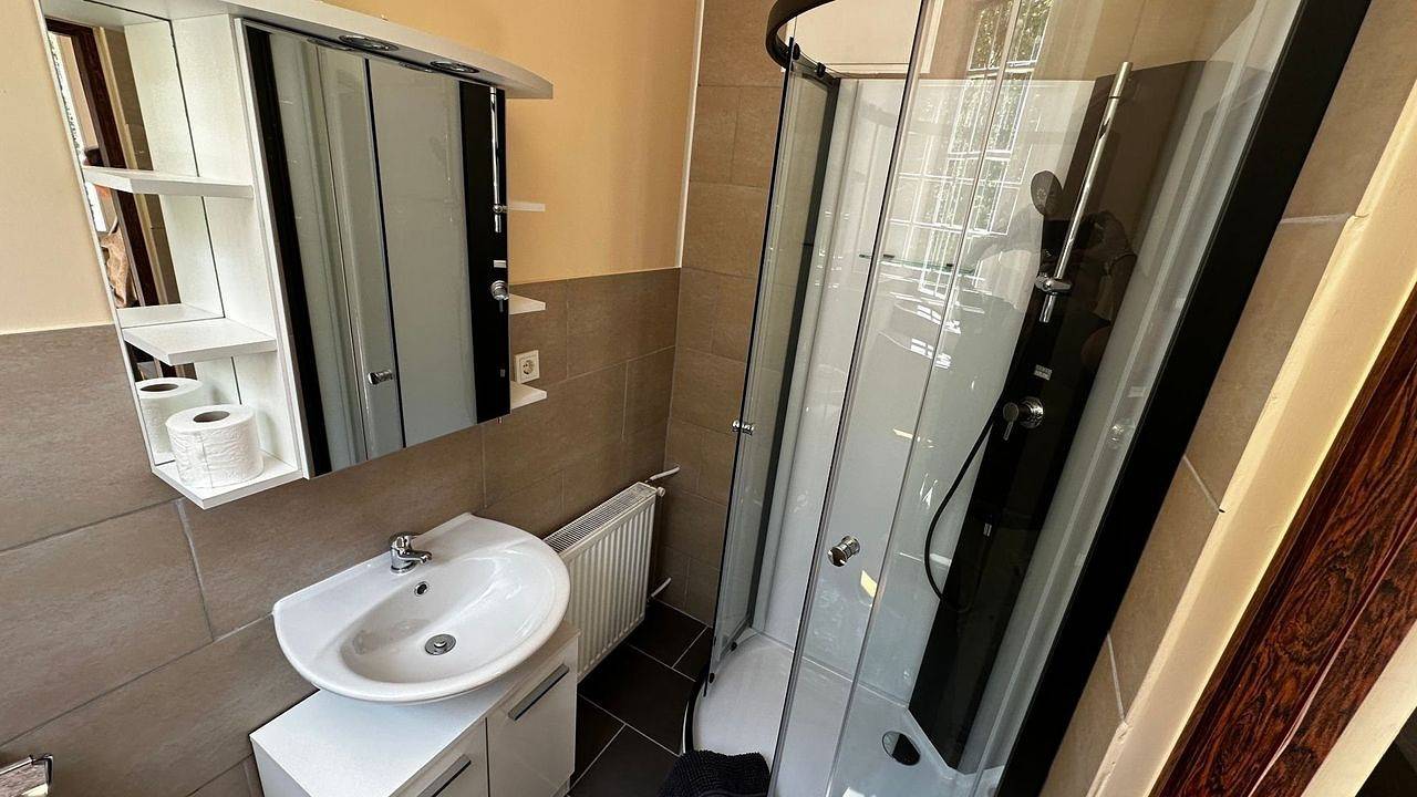 Ganze Ferienwohnung, Ferienwohnung für 2 Personen (30 m²) in Lietzow in Lietzow, Bergen auf Rügen und Umgebung