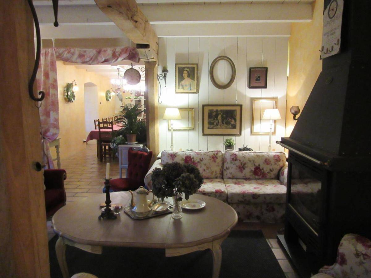 Five-Bedroom House in Bromont-Lamothe, Parc naturel régional des Volcans d'Auvergne