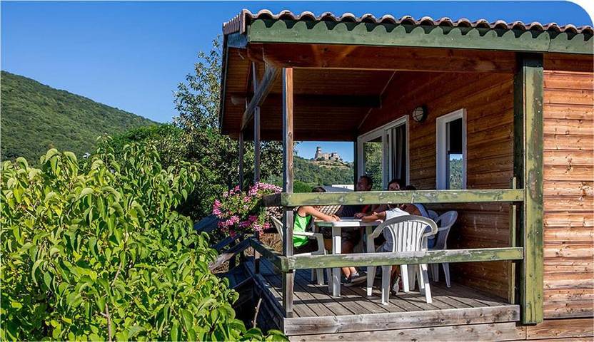 Camping pour 2 personnes, avec Terrasse ainsi que Jardin et Piscine