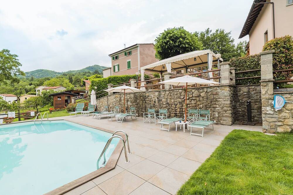 Entire apartment, Elegant apartment in an old hamlet in Pistoia, Pistoia Province
