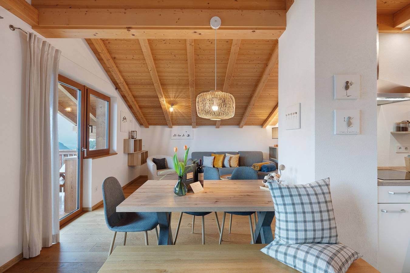 Ganze Wohnung, Apartment 'Felixdachl' mit Bergblick, Gemeinschaftspool und Wlan in Bozner Leitach, Ritten