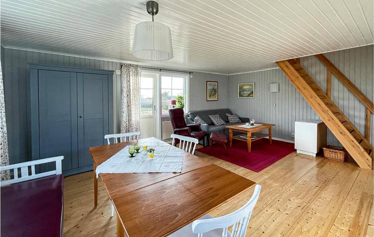 Hel semesterlägenhet, Lägenhet för 6 Personer med terass in Marks kommun, Västergötland
