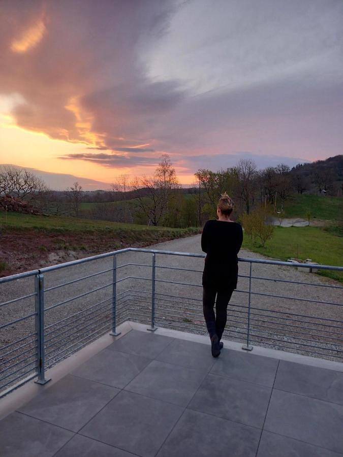Maison de vacances pour 10 personnes, avec Balcon et Terrasse ainsi que Jardin et Vue à Sébrazac