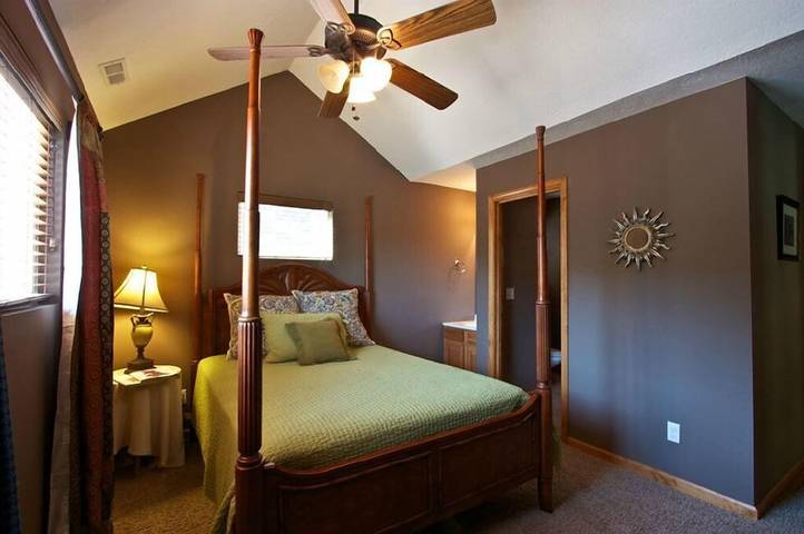 Vacation house for 21 people, with terrace and pool as well as hot tub in Norris Lake