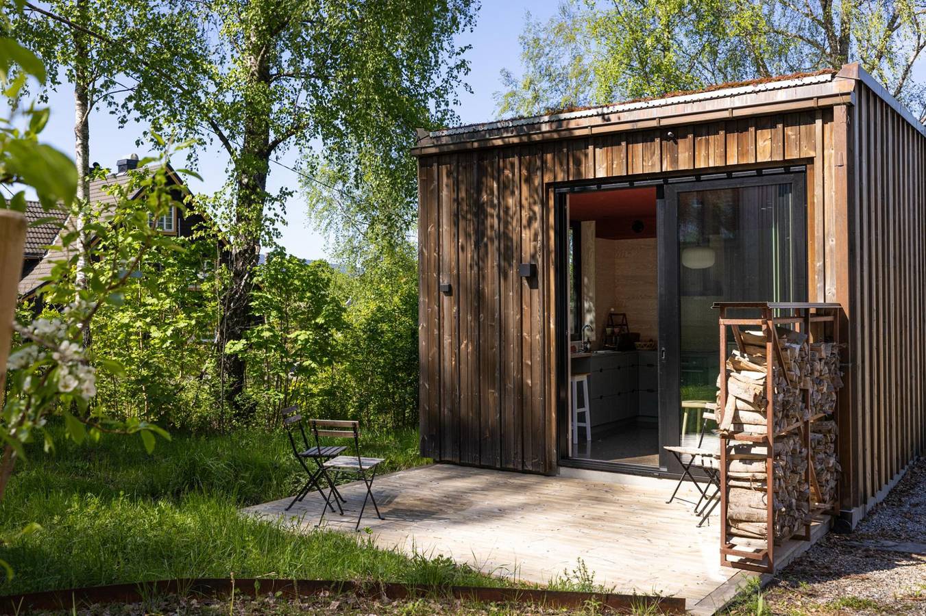 Mikrohuset Rød - 20 min fra Osl Kunsthage Sauna in Viken