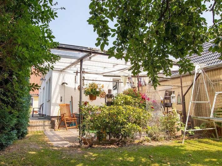 Bungalow für 2 Personen, mit Terrasse und Garten