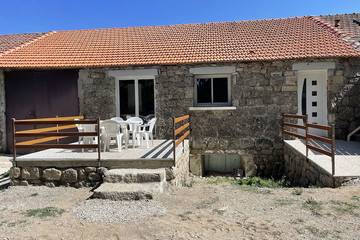 Agriturismo pour 4 personnes, avec jardin à Rocles (Languedoc-Roussillon)