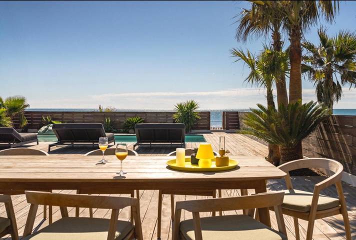 Villa pour 14 personnes, avec piscine ainsi que jacuzzi et balcon à Mauguio