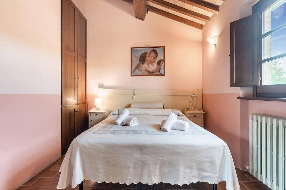 Cottage in Umbria with Pool & Garden in Città della Pieve, Perugia Province