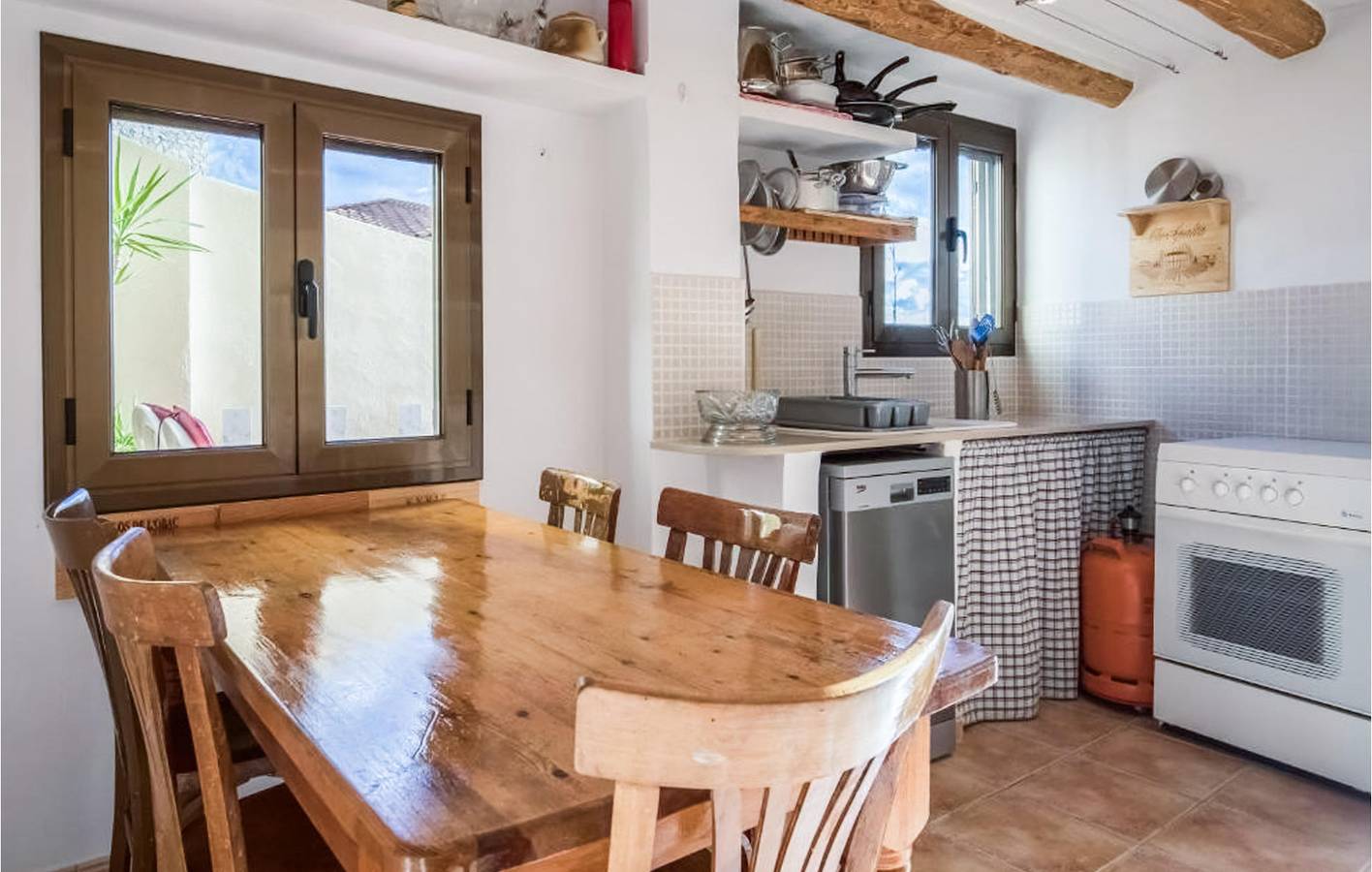 Acogedor apartamento con chimenea, barbacoa e Internet cerca del Masroig in El Masroig, Montsant DO