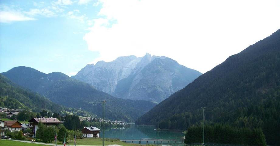 Gîte pour 2 personnes, avec vue sur le lac et vue ainsi que jardin et balcon à Auronzo di Cadore - 2