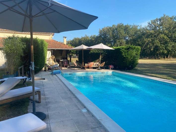 Location de vacances pour 8 personnes, avec Terrasse et Piscine à Cazalis
