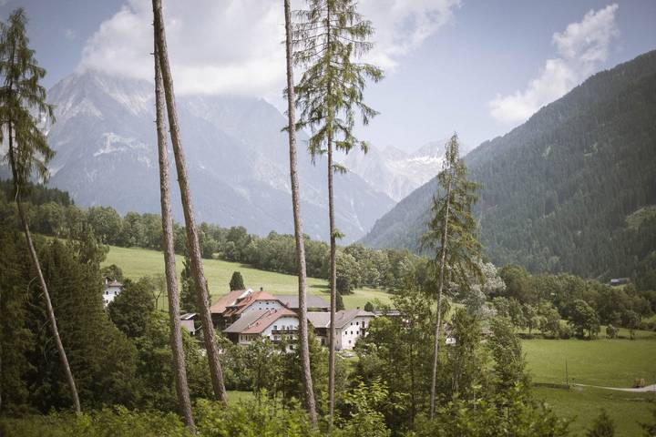 Hel lejlighed, Apartment 'Pfaffingerhof Apt Piccolo Rabbit' with Mountain View, Shared Garden and Wi-Fi in Antholz, Rasen-Antholz