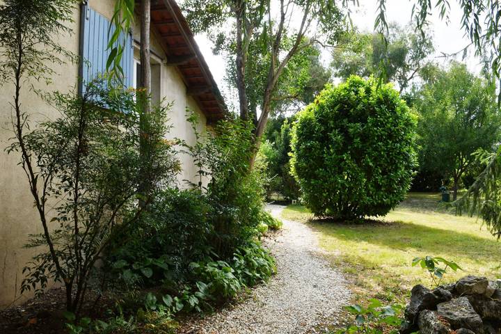 Gîte pour 4 personnes, avec terrasse et jardin ainsi que jacuzzi et piscine à Bergerac - 2