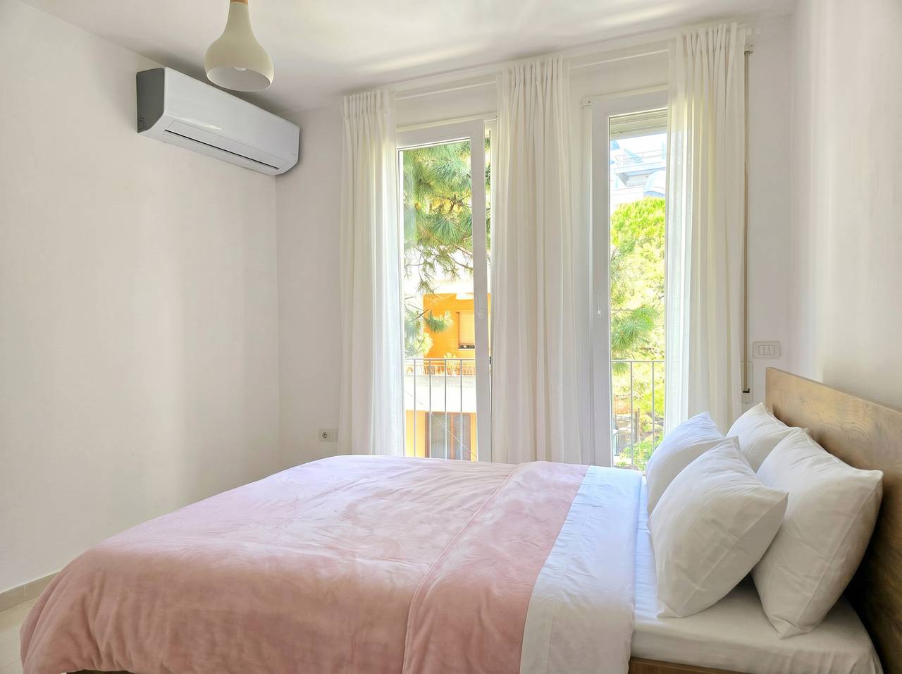 Ganze Wohnung, Ferienwohnung für 3 Personen mit Balkon in Durrës, Albanien