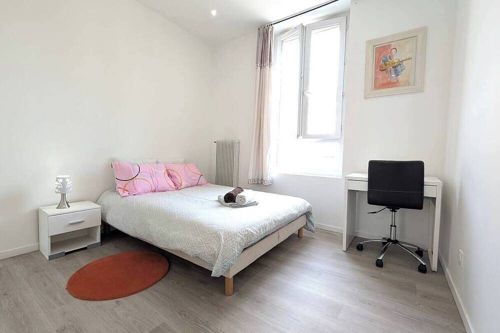 Appartement entier, Appartement 2 chambre Avec Stationement À 5 minutes du Centre comercial in La Ricamarie, Parc Naturel Régional du Pilat