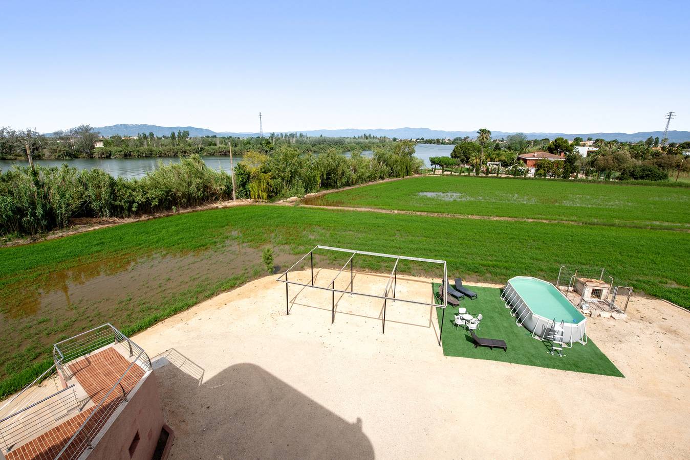 Villa 'De L'ebre' con piscina privada, Wi-Fi y aire acondicionado in Tierras del Ebro, Delta del Ebro