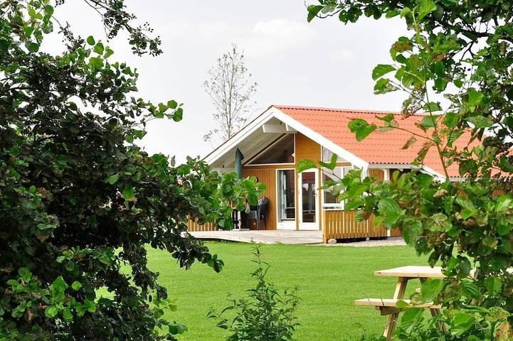 Ferienhaus für 6 Personen, mit Balkon/Terrasse und Terrasse sowie Pool - 1