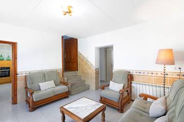 Villa for 15 Guests in Alt Penedès, Barcelona Province, Picture 2