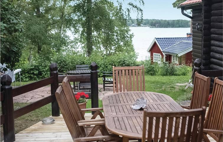 Ferienhaus für 8 Personen mit Terrasse in Mälaren