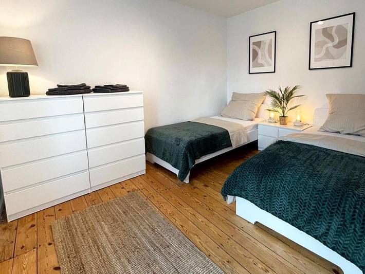 Ferienwohnung für 3 Personen, mit Terrasse und Garten in Nauen