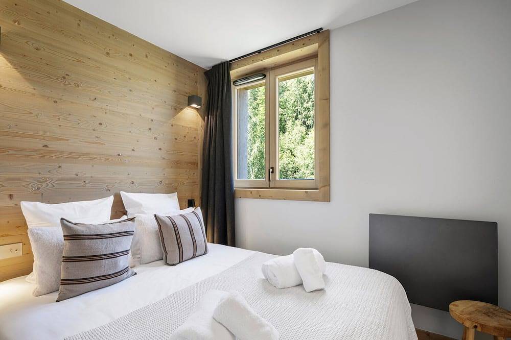 Entire apartment, Modern apartment in Courchevel, ski-in/ski-out, 6 adults and 2 children, parking included in Saint-Bon-Tarentaise, Les Trois Vallées