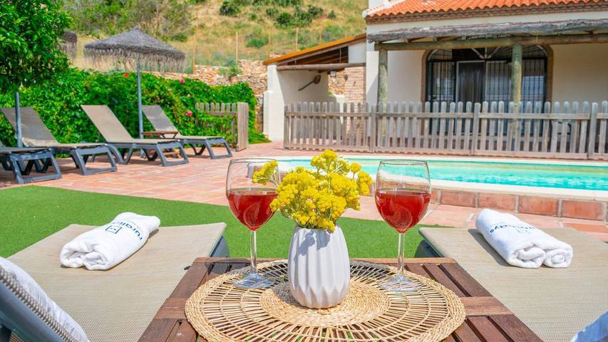 Chalet para 12 personas, con piscina además de balcón/terraza y jacuzzi en Antequera - 2