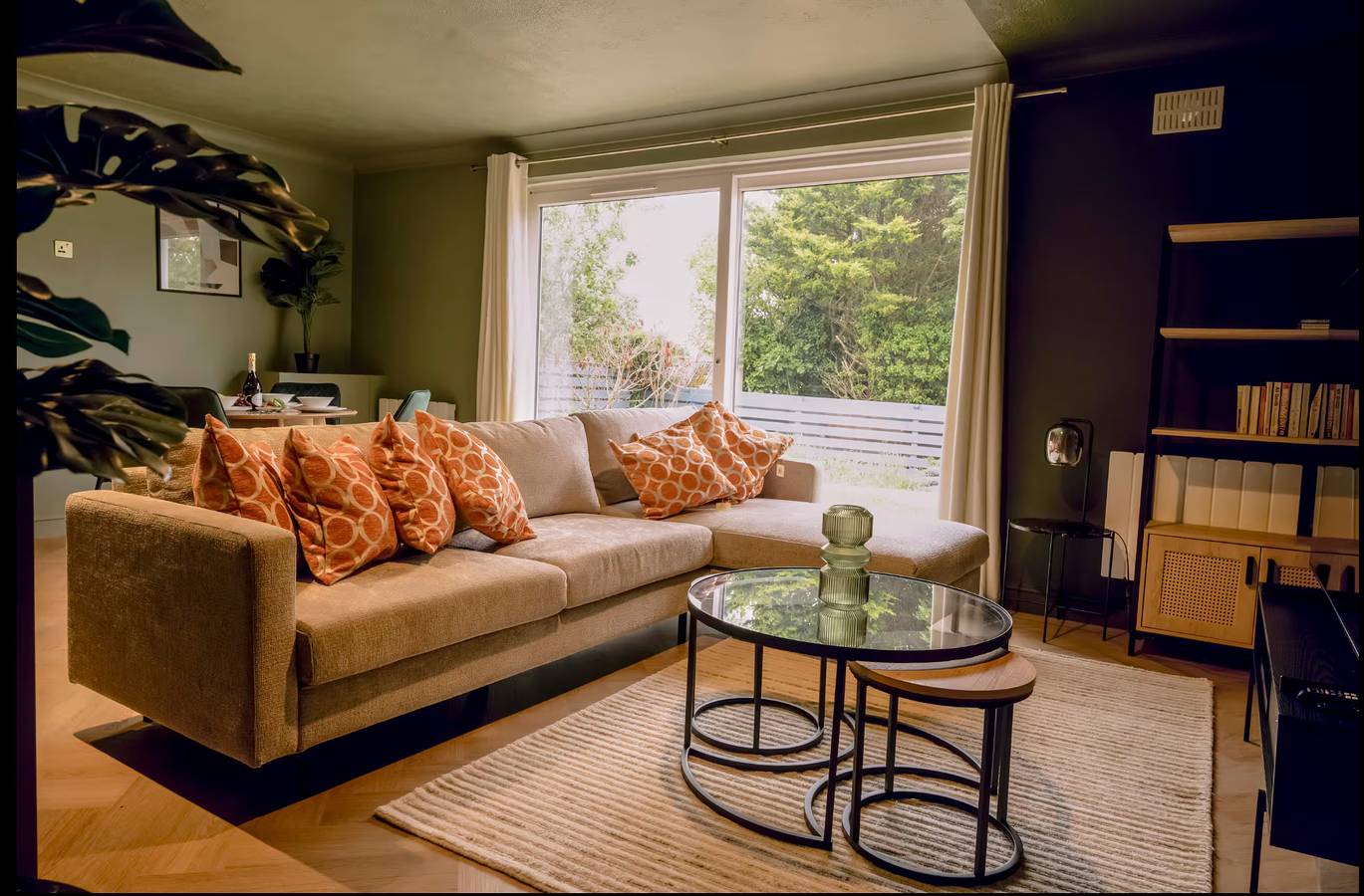 Entire holiday apartment, 2 Bed Apartment Sleeps 4 - Pets Welcome in Carbis Bay, Cornwall