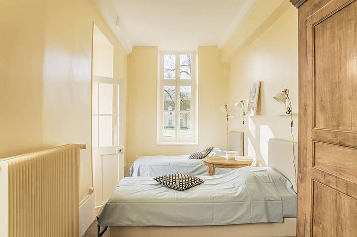 Location de vacances pour 7 personnes, avec jardin à Commarin - 2