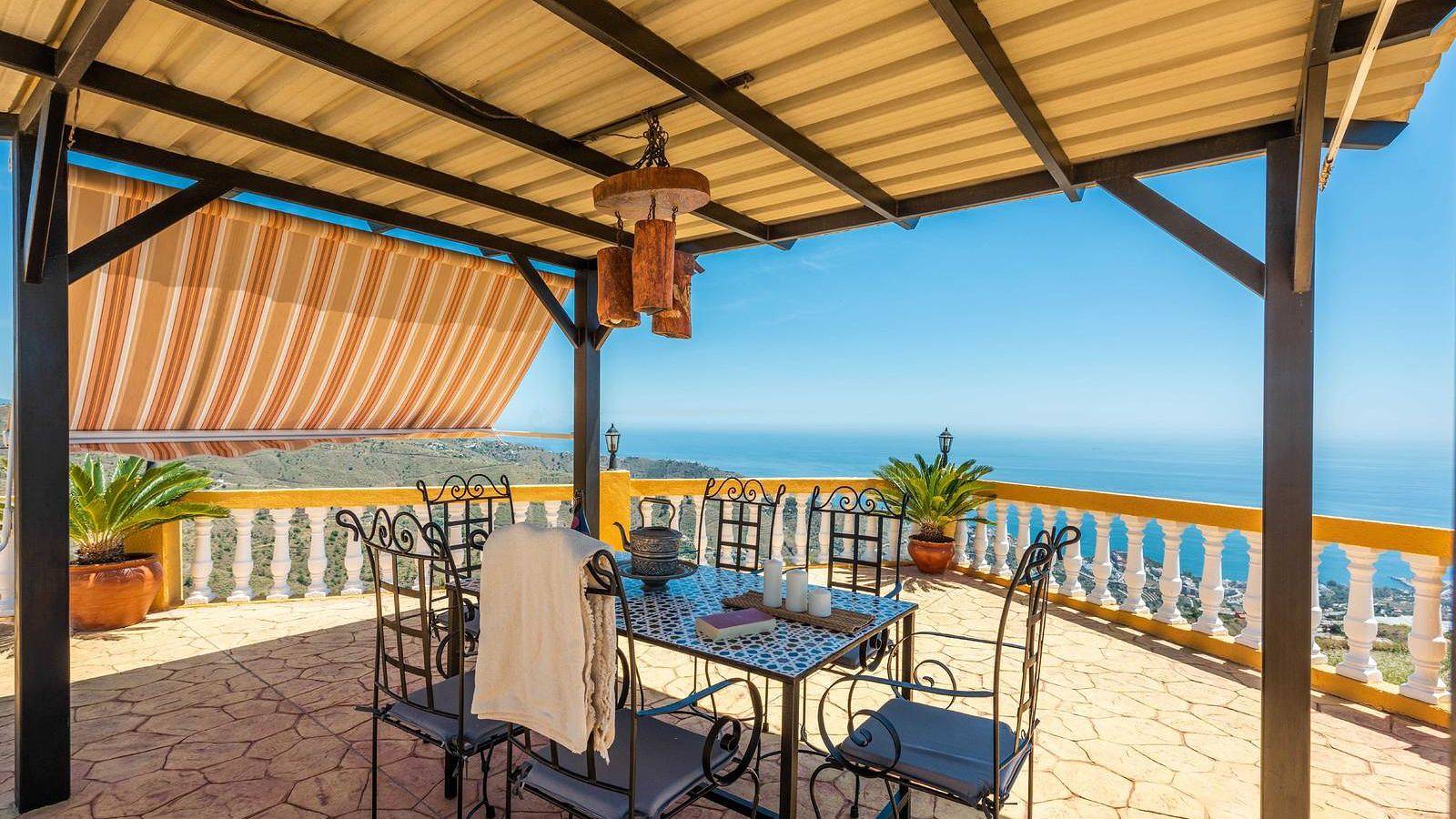 Villa Calena Almuñécar by Ruralidays in Itrabo, Costa Tropical