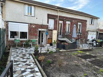 Cottage pour 2 personnes, avec terrasse et jardin à La Courneuve