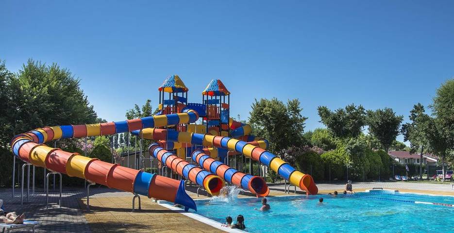 Resort per 5 persone, con Idromassaggio e Piscina per bambini nonché Piscina a Caorle