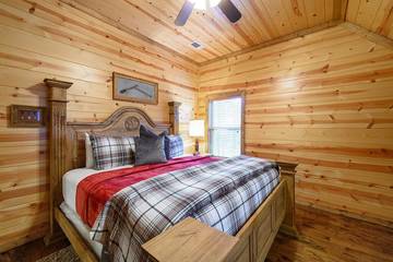 Log Cabin for 16 Guests in Broken Bow, Broken Bow Lake, Picture 1