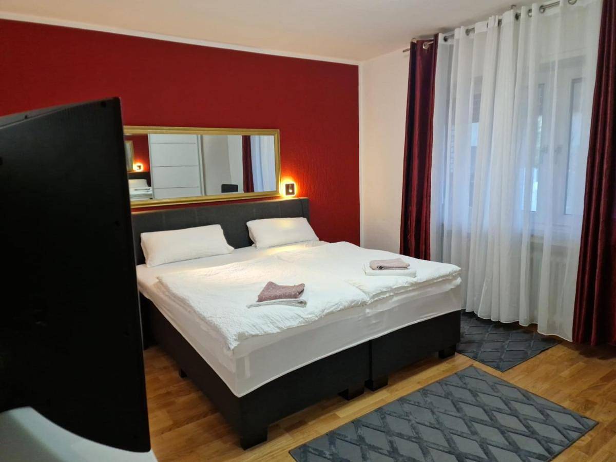 Geheel appartement, Two-Bedroom Apartment in Bielefeld, Noordrijn-Westfalen